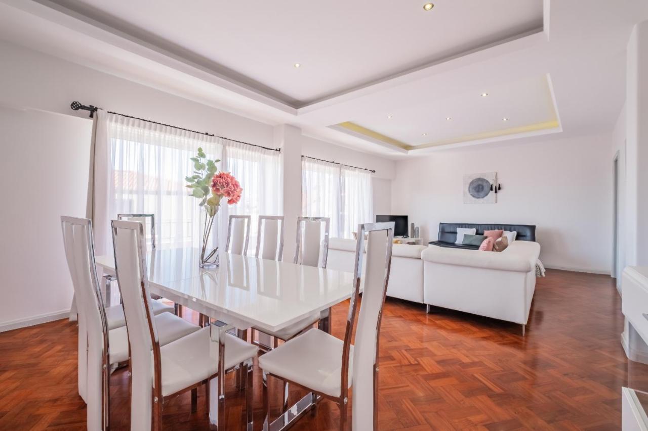 Apartamento Jasmineiro - By Wehost ฟุงชาล ภายนอก รูปภาพ