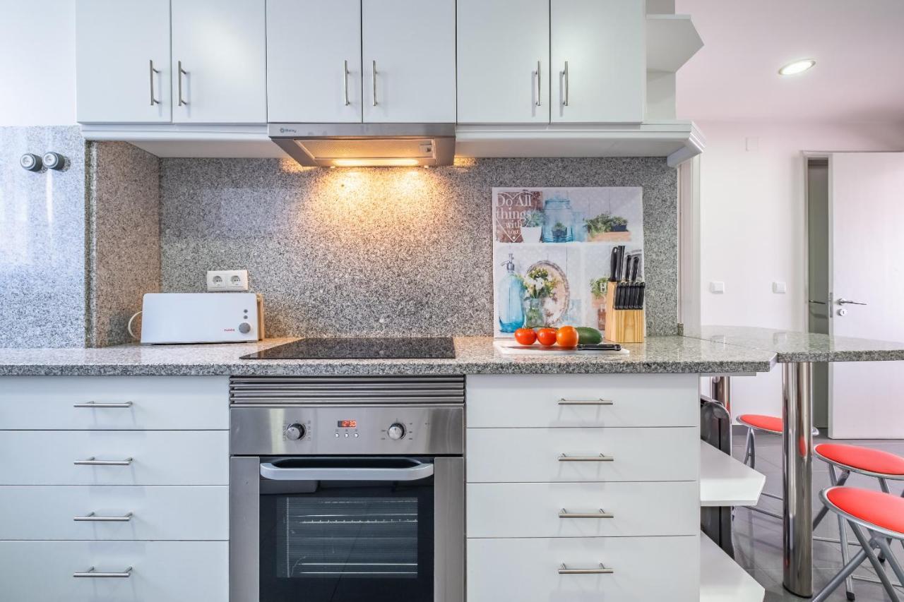 Apartamento Jasmineiro - By Wehost ฟุงชาล ภายนอก รูปภาพ